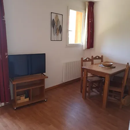 Appartement-chalet Avec Terrasse - Vue アパート リュグラン